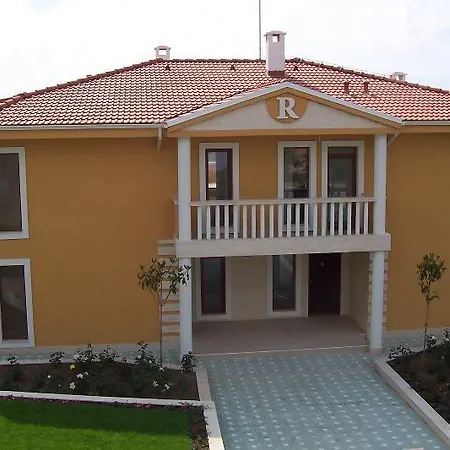 Bg Club House *